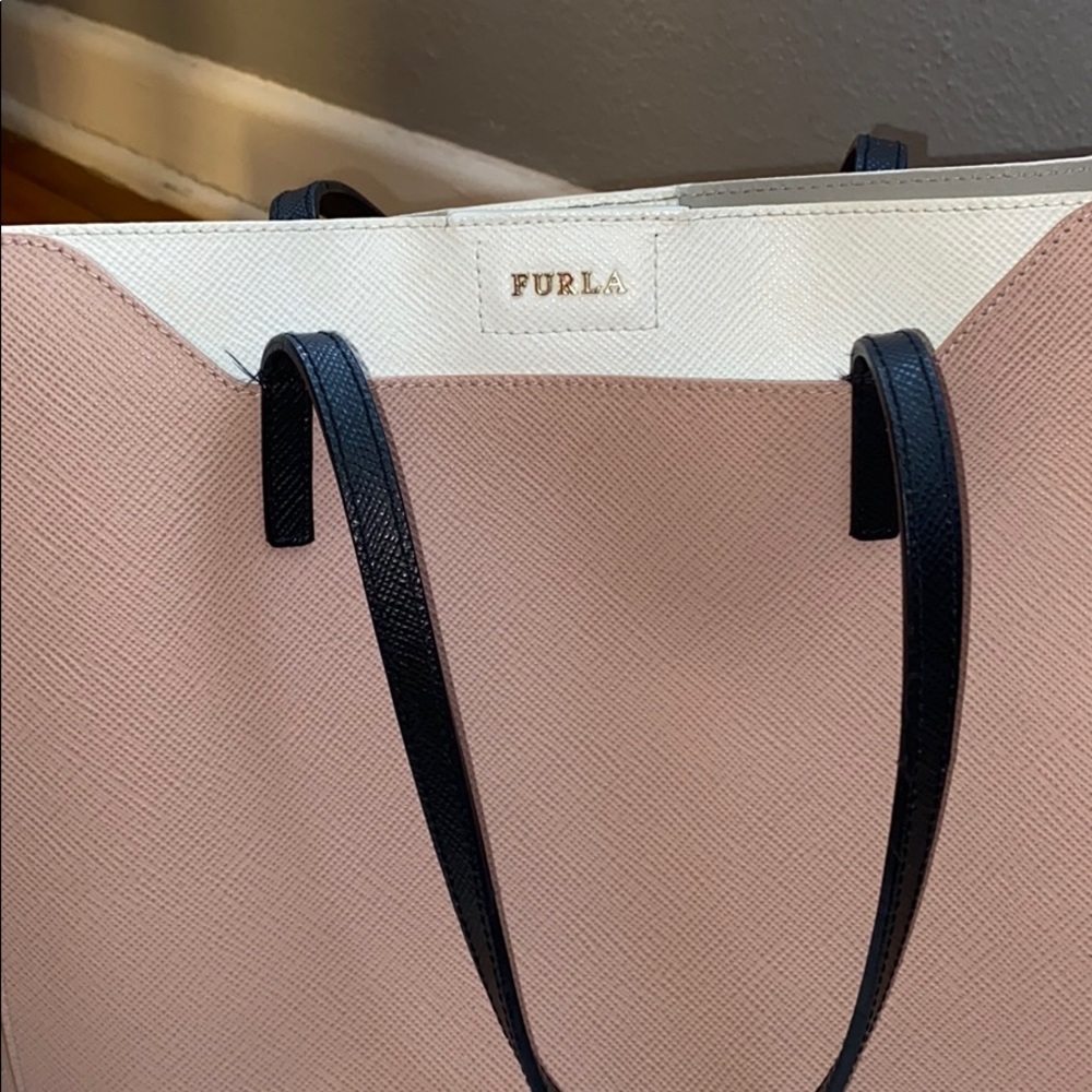 Tote - Picture 2 of 5